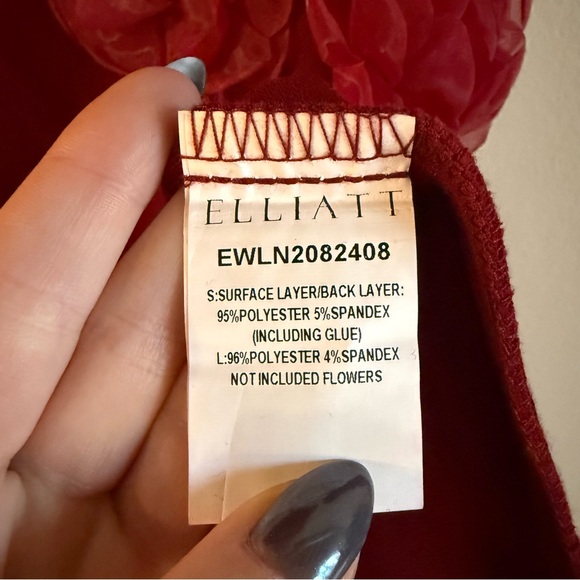 NWT Elliatt Evanora Flower Appliqué Gown Red Sz Large - Picture 7 of 11